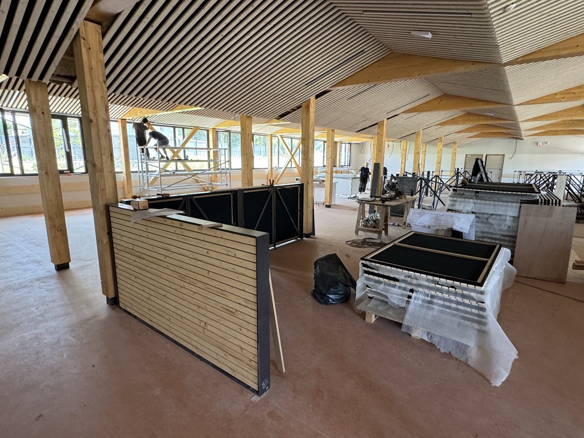 [ C O L L È G E S ]
Réunion de chantier sur le site du futur collège de #VetrazMonthoux.

Ce collège d'un coût 33 millions, financé à 100 % par le <a href="/Dep_74/">Département de la Haute-Savoie</a>, ouvrira à la rentrée 2025 et deviendra ainsi le 52ème collège public du département 👍