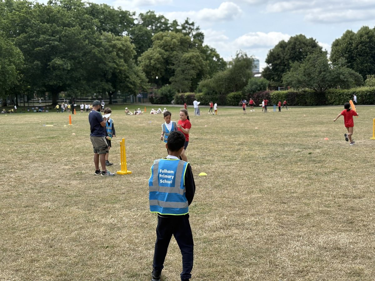 We are in South Park for the #Fulham and #ParsonsGreen festival! Around 200 children from local primary schools are having a fun day of competitive cricket in the sun. <a href="/StJWG_pe_sport/">St John’s Walham Green PE & Sport</a> <a href="/FulhamSchool/">Fulham Primary School</a> <a href="/HolyCrossPri/">Holy Cross Primary</a> <a href="/MelcombePrimary/">MelcombePrimary</a> @sulivanpri <a href="/QMPrimary/">Queen's Manor PS</a> <a href="/langfordprimary/">Langford Primary</a>