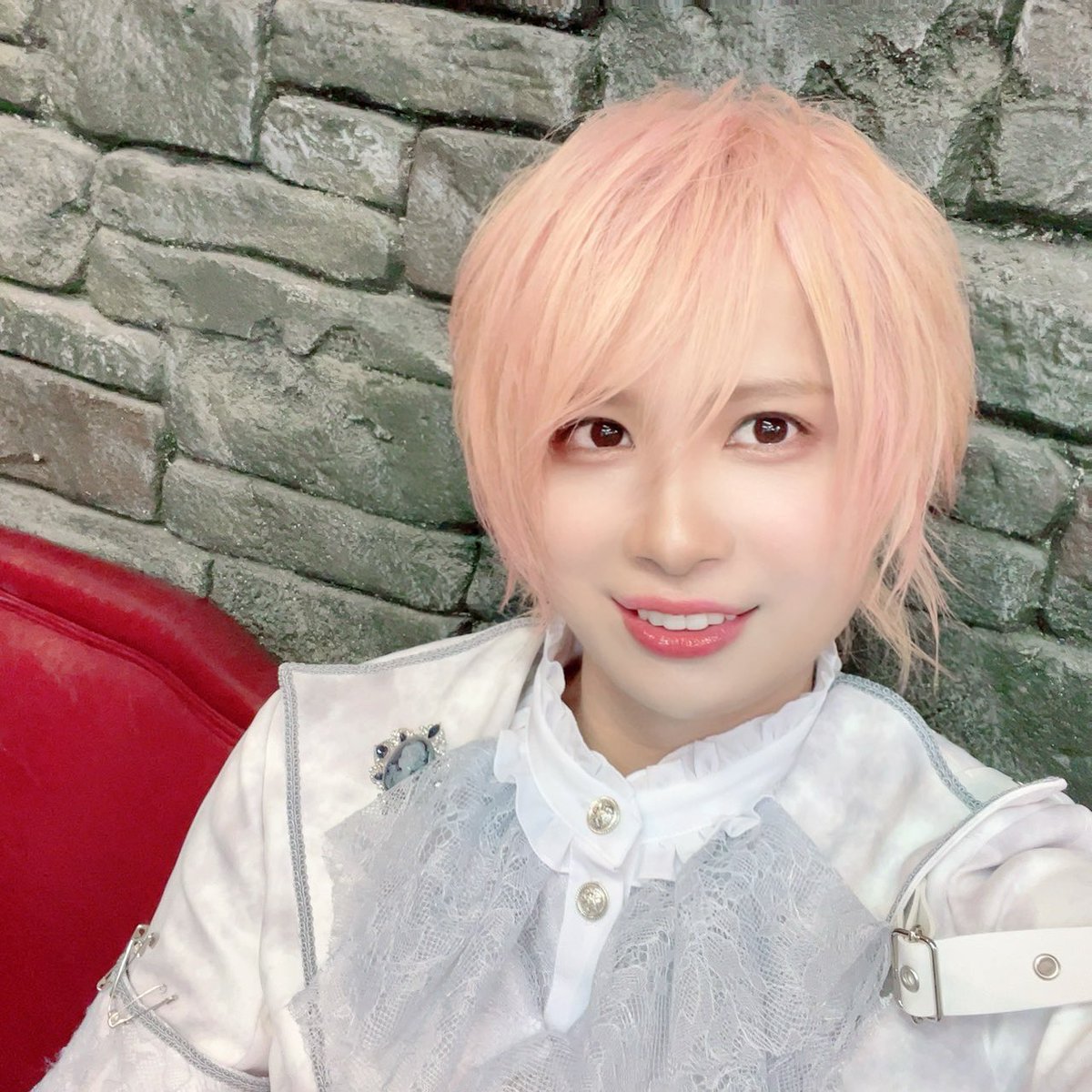 Yuta_UNtoinette's tweet photo. 【ご挨拶】

Vice Antoinette新メンバーの犬甘（いぬかい）ゆうたと申します！
担当カラーはピンクです✨

6月24日のライブに初出演させていただきます！緊張もありますが、それ以上にとても楽しみです🔥
皆さまに素敵な時間をお届けできるよう、精一杯頑張りますので、応援よろしくお願いいたします💓 https://t.co/0R5tmq4d4X