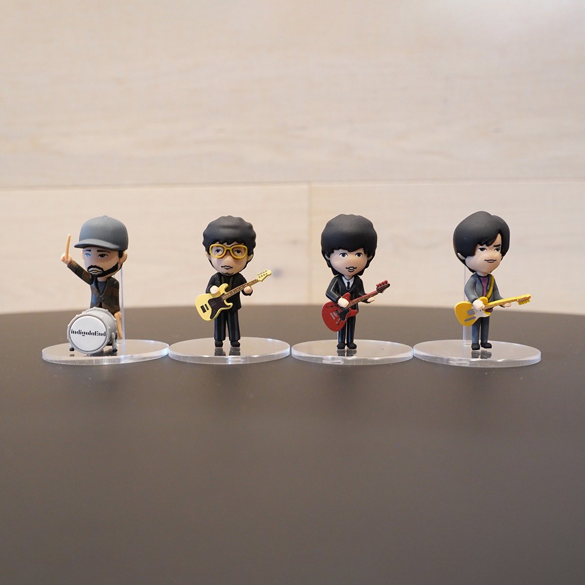 【新グッズ公開①】

indigo la End
15th Anniversary Special Series #2
ONEMAN TOUR 2025
「藍のすべて」

-----

東京公演より、フィギュアブラン「brokker zero」とのコラボフィギュアが登場致します！

「brokker zero × indigo la End フィギュア」
11,000円（税込）