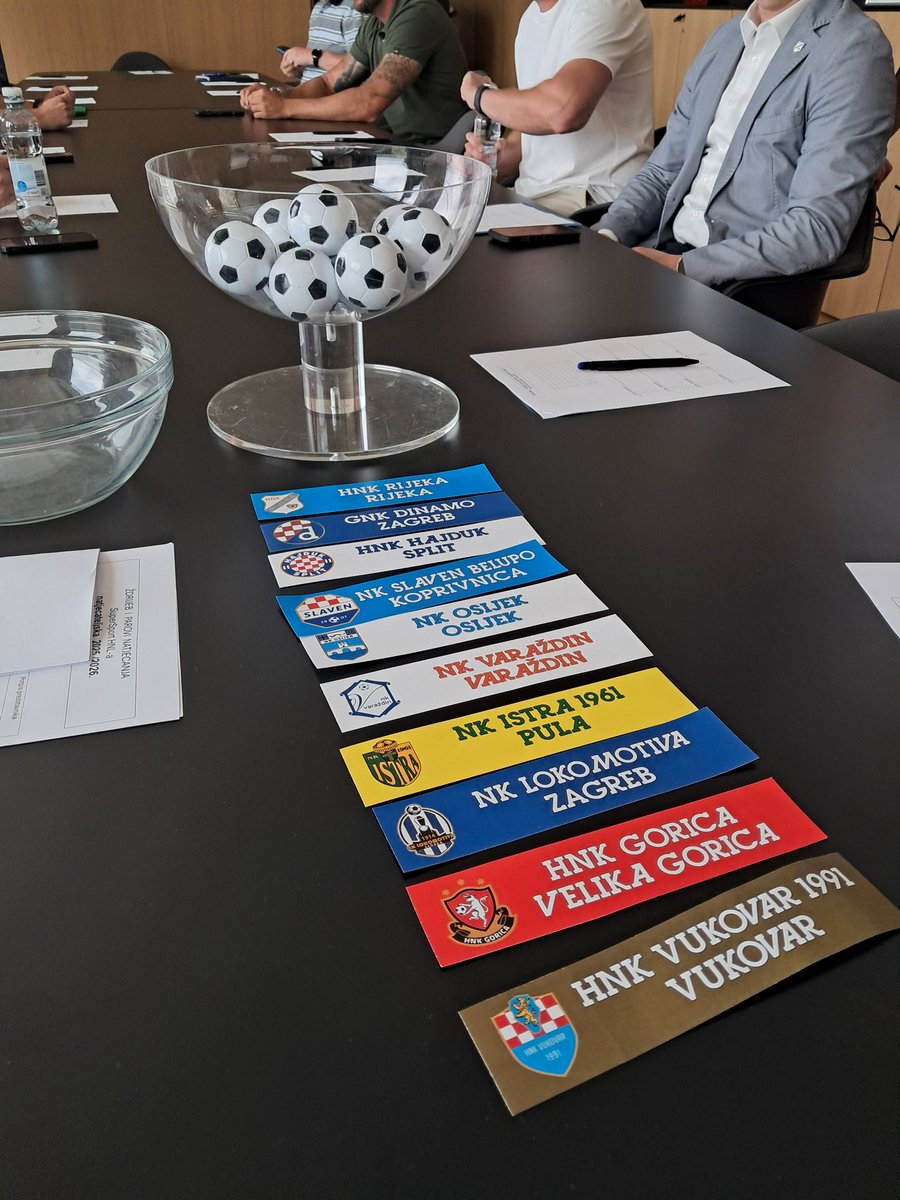 AKetzman's tweet photo. SHNL 25/26

1. kolo 1.-3. kolovoz 2025.

Osijek-Dinamo
Rijeka-Slaven Belupo
Varaždin-Gorica
Hajduk-Istra 1961
Lokomotiva-Vukovar 1991

3.kolo Rijeka-Dinamo
5.kolo Hajduk-Rijeka
7.kolo Hajduk-Dinamo

#HNL https://t.co/vQ0CHCHrLp