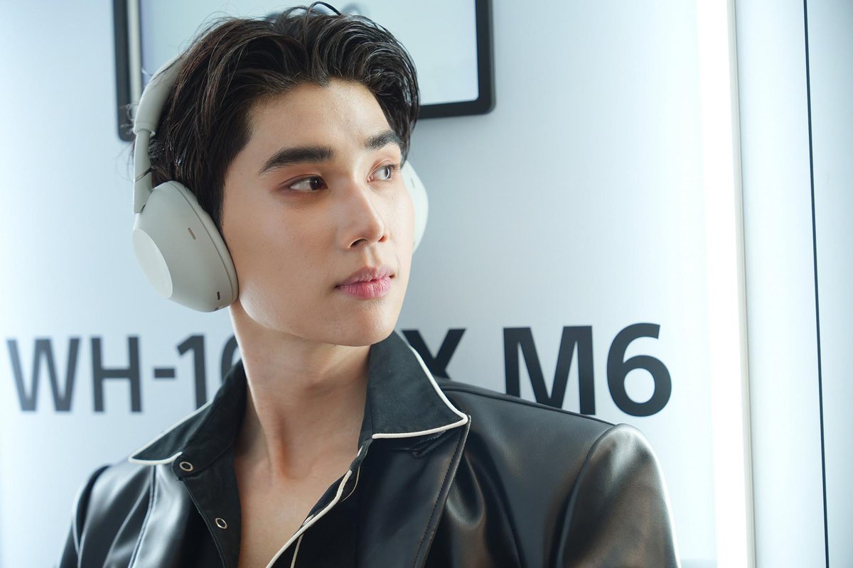 insightdailys's tweet photo. 🔴 เมื่อรูปจาก Official #Sony สวยกว่า ก็ดูของ Official กันไปก่อนนะทุกคน ชอบความคุยแบบชิลล์ๆ ฮาจริง😂
ปล. หูฟังไร้สาย Sony WH-1000XM6 พร้อมวางจำหน่ายแล้ววันนี้!
#SonyThai #WH1000XM6 #ฟังที่ใช่ไม่มีนอยส์ #SonyxDunk #ดังณัฎฐ์ฐชัย #dunknathachai #InsightDaily https://t.co/KTgG1rD6uG