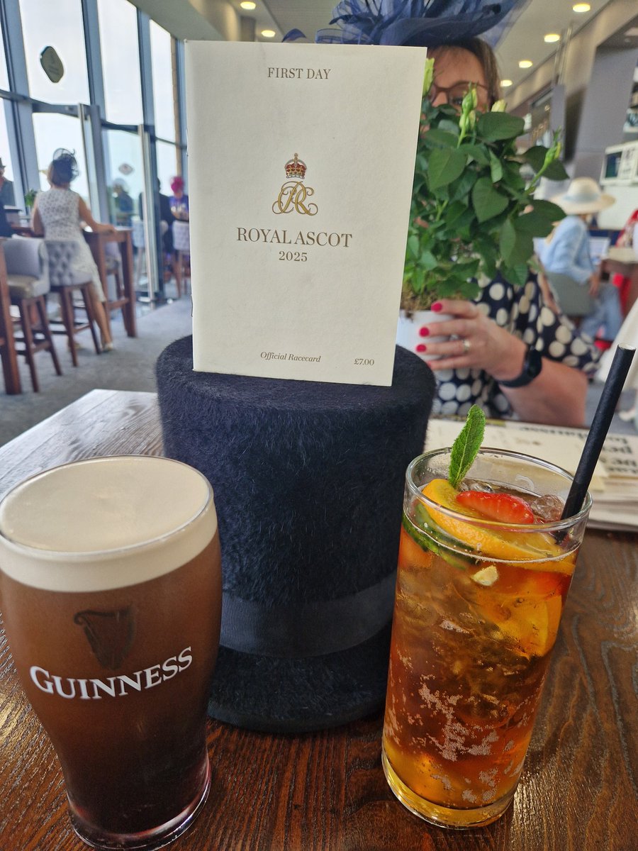 davemackinney's tweet photo. It's that time. The best week of the year. 5 days of the best horses and 5 days of  Britain at its finest @RoyalAscotHQ https://t.co/feu6EthYm7