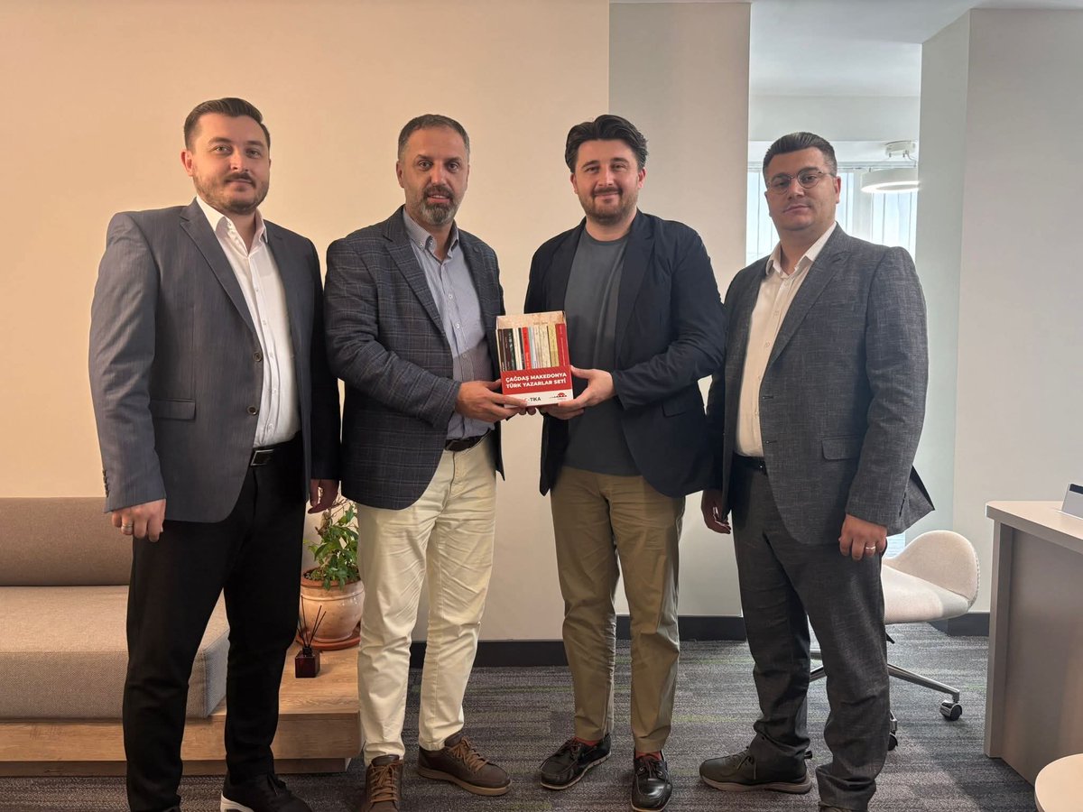 Dernek Heyetimizden Kültür Medeniyet Vakfı'na Ziyaret

Vakıf Merkezi'nde KÜME Vakfı Yönetim Kurulu Üyesi Sn. Serhat Kula ile samimi ve verimli bir görüşme gerçekleştirildi.

Görüşmede önümüzdeki dönemde yapılabilecek ortak çalışma ve faaliyetler ele alındı.

<a href="/kumevakfi/">KÜME Vakfı</a>