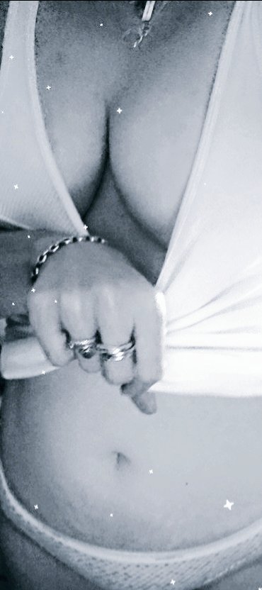 One4Funz525's tweet photo. Open eyes - open heart - open the door - at least unlock it now and then 
#Tuesdays
#BoobsAndBelly
#DreamsOfMore
#ChancesTaken
#LessonsInLife
#SimpleThings
#SmileAtItAll
#MkeMissionMilf
#CreamCityRoars
#YesICanBeMe
#TimeAlwaysGoes
😜😜😈😈💋💋✌️❤️ https://t.co/ihKhKSc3oC