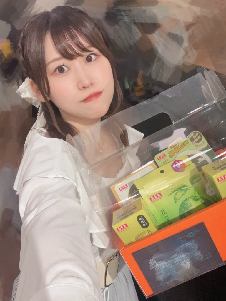 mizukioku_'s tweet photo. #LL05 ではなんと…!
製薬会社 馬百良さん(@mapakleung )が
🍐秋梨ベース喉シロップ🍐を会場で配布してくださいました✨
こんなに沢山の種類を頂きました!
ありがとうございます😭✨
味も美味しくてうれしい〜!
ライブやレコーディングのお供にします🫶 https://t.co/48DsRYEKK4