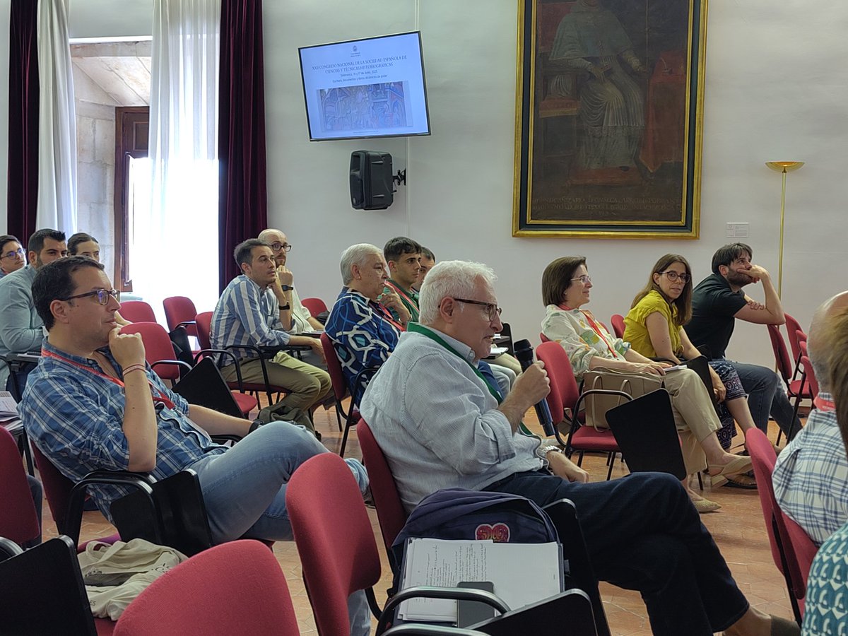 Néstor Vigil ha puesto el broche final en la quinta sesión con su interesante "La diplomacia medieval, una obra de papel y pergamino". Las comunicaciones han ido de la mano de Javier E. Jiménez y Rodrigo J. Fernández. 
#XXIICongresoSECYTH