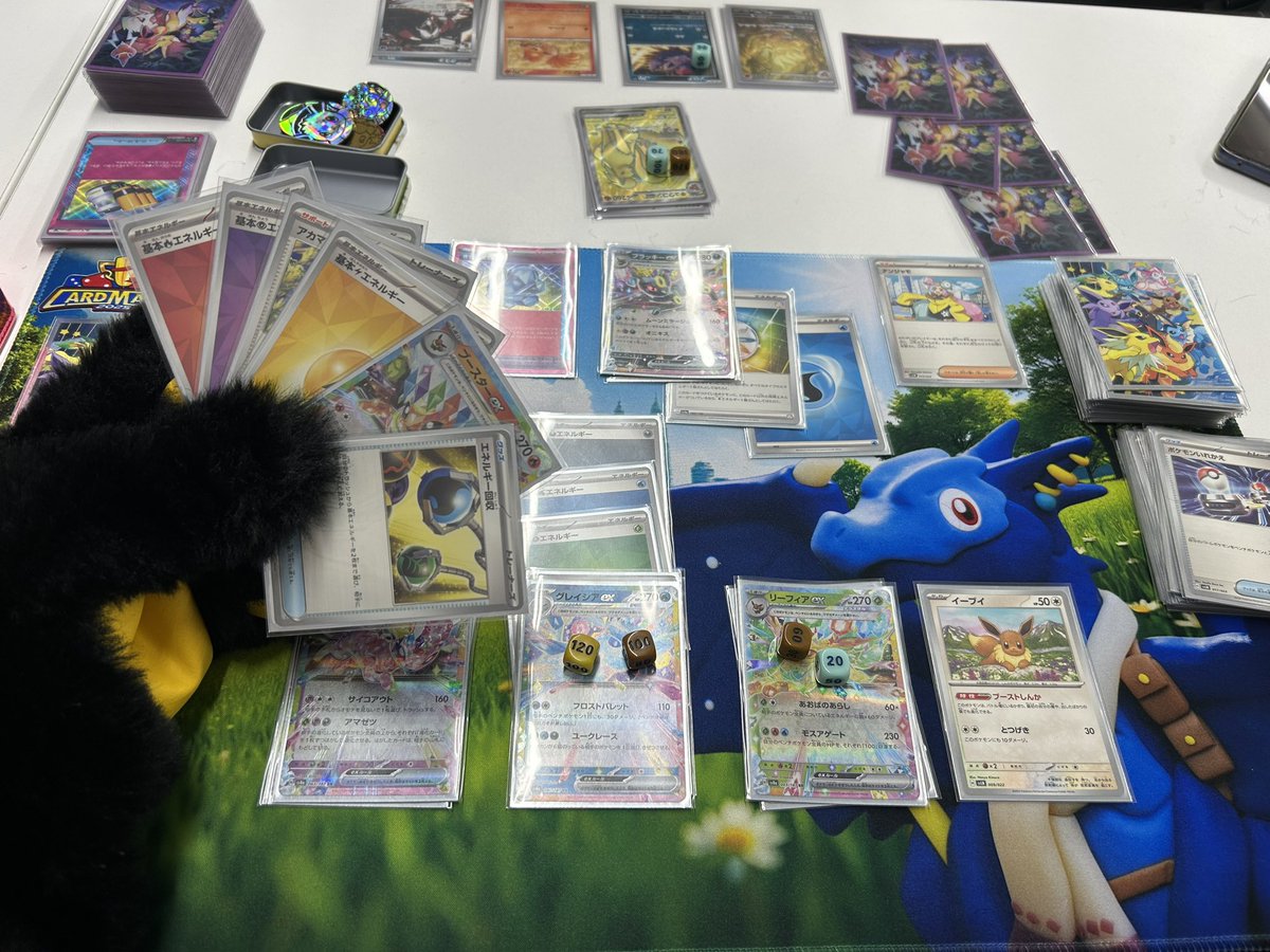 制作者さんに許可を得て、使い心地を早速その場で試してみましたが…

マジでびっくりするぐらいカードゲームできます！！！
盤面に出してのプレイ、デッキからのサーチもなんのその！
めちゃくちゃ扱いやすかったです！！
これならカードゲームだけじゃなくて色んなことが月影でできそうです！！✨