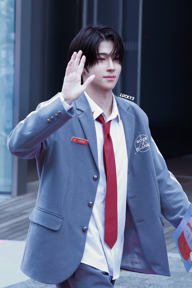 anxincerely's tweet image. ni hao fine shyt