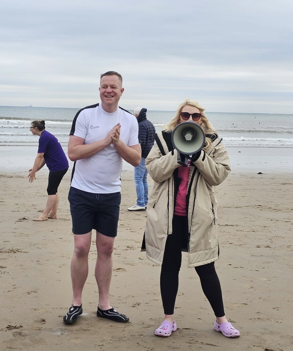 I enjoyed talking to Northsound breakfast presenter Jeff Diack about working with Lauren Mitchell, driving a charity bus to the Ukrainian border, and his new role as a funeral celebrant. A case of moving from the morning show to the graveyard shift!
pressandjournal.co.uk/fp/news/677976…