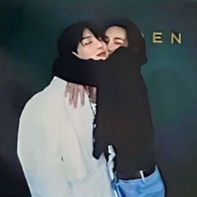 ianseliox's tweet photo. Screams married. https://t.co/9KAYN7Ofkd