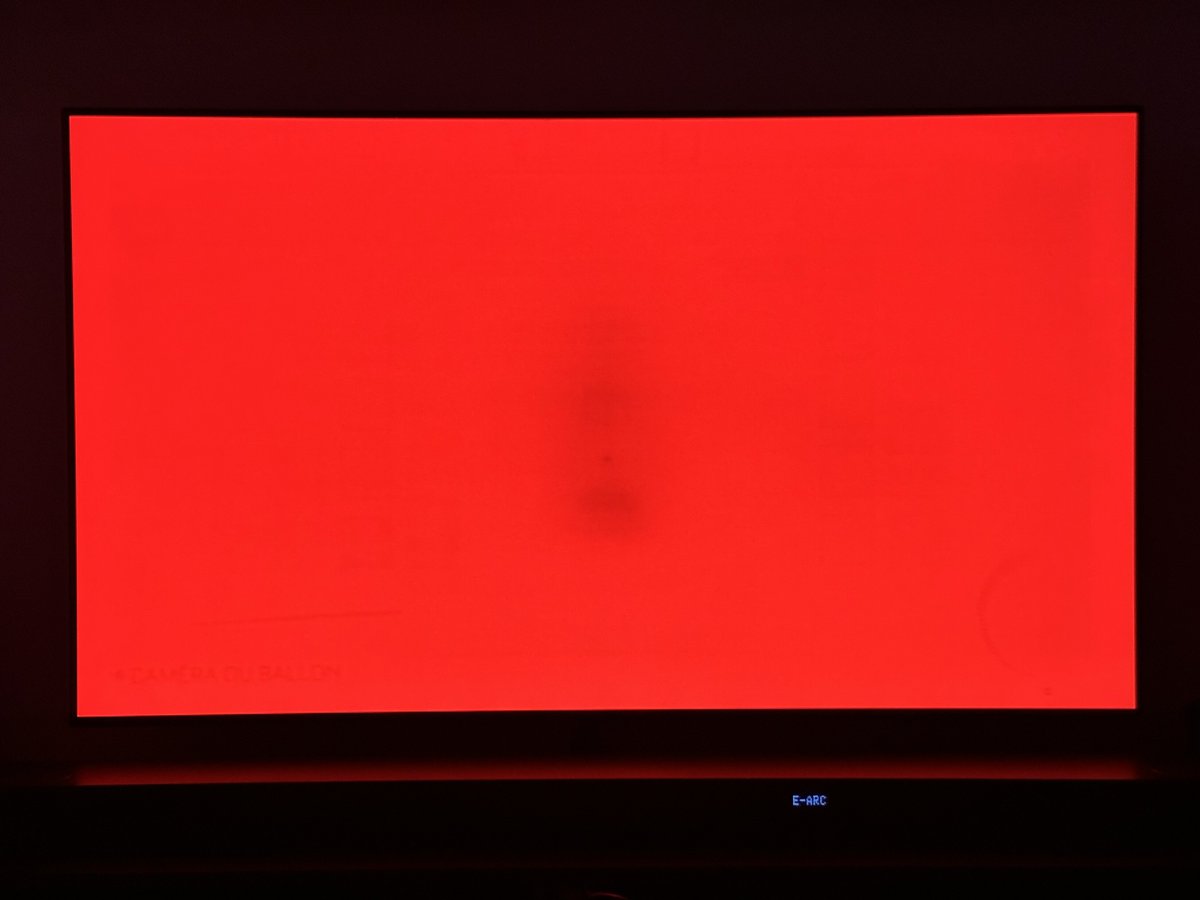 Coocool14's tweet photo. @TiTav1on Perso, étant un gros gamer, j’ai eu la LG CX, et le burn in m’a fait changer de tech, je suis passé au mini led. Plus de 1000€ pour voir écran cramé au bout de 2/3 ans, c’est plus pour moi. Quelques images du burn in ci dessous. 
Bonne recherches à toi ! https://t.co/0ouzoDUCUf