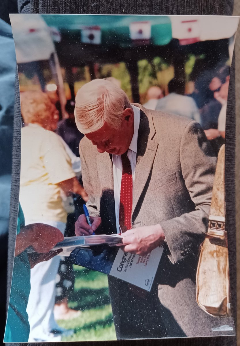 Danny Gallagher (@dannogallagher7) on Twitter photo This is a photo I took of the late Ron Taylor signing autographs at a <a href="/CDNBaseballHOF/">Canadian Baseball Hall of Fame and Museum 🇨🇦⚾️</a> induction event years ago.
Last time I saw him, he told me a joke. Catcher puts down a signal of four fingers, meaning look into stands just above the dugout for a beautiful woman. This is a photo I took of the late Ron Taylor signing autographs at a <a href="/CDNBaseballHOF/">Canadian Baseball Hall of Fame and Museum 🇨🇦⚾️</a> induction event years ago.
Last time I saw him, he told me a joke. Catcher puts down a signal of four fingers, meaning look into stands just above the dugout for a beautiful woman.