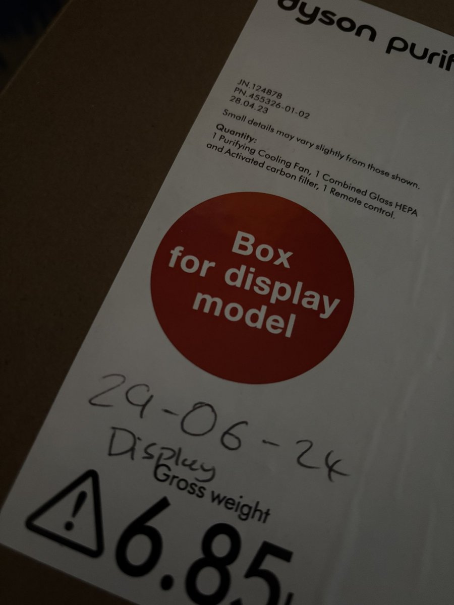 SLParker85's tweet photo. @CurrysServices Got our new fan home &amp; set up then noticed this on the box. Does it mean ex display? Should we have been told about that? https://t.co/3PpbG06wuh