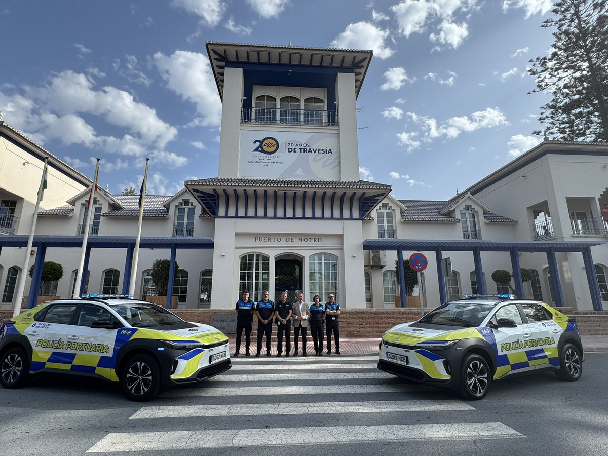 puertodemotril's tweet image. @puertodemotril ha incorporado dos nuevos vehículos a su parque móvil destinados a la Policía Portuaria dotando a sus agentes de medios suficientes y de calidad para el desarrollo de sus funciones dentro del recinto portuario.
#policiaportuaria
#20aniversarioapm 🛳️⚓️🚢