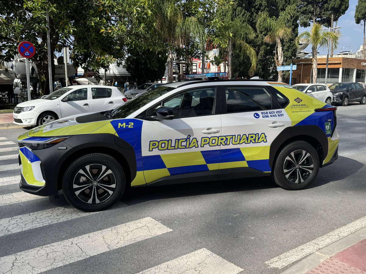 puertodemotril's tweet image. @puertodemotril ha incorporado dos nuevos vehículos a su parque móvil destinados a la Policía Portuaria dotando a sus agentes de medios suficientes y de calidad para el desarrollo de sus funciones dentro del recinto portuario.
#policiaportuaria
#20aniversarioapm 🛳️⚓️🚢