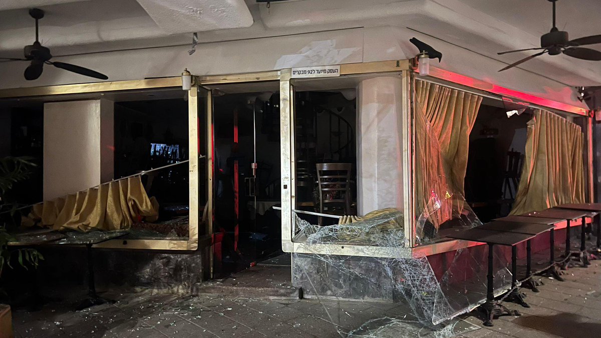 התמונה הזאת של חורבן הנילוס נראית כמו וריאציה ישראלית לNighthawks של אדוארד הופר