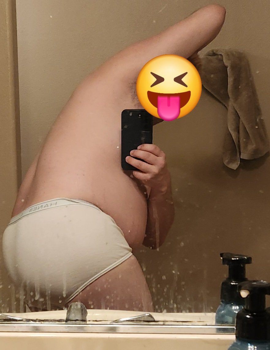 HughGasbag's tweet photo. Happy tighty whities Tuesday. I recently got myself a cock cage, just to try it. I think it looks good in my Hanes

#twt #tightywhitiestuesday https://t.co/08YFw5QFz1