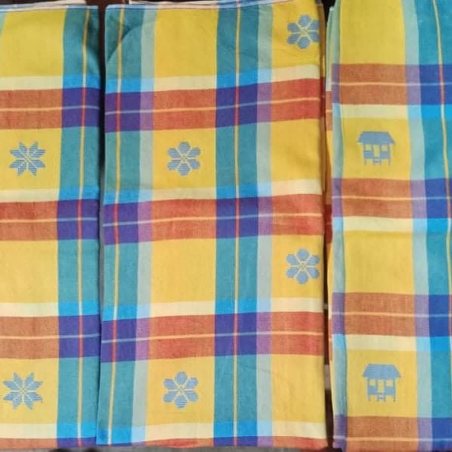 the pinilian designs found in antique patadyongs are so cutee. i really like how some have a gradient going on