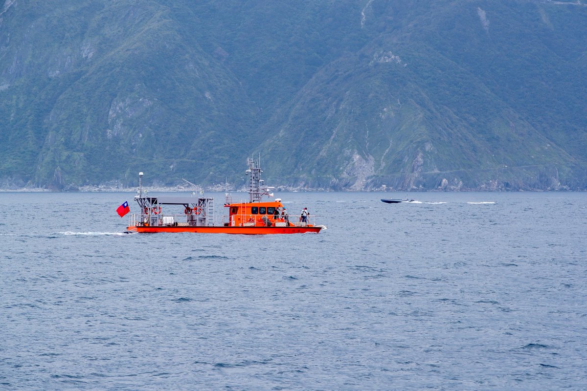 mna_roc's tweet image. 為推動 #水面無人載具 （ #USV ）技術發展及瞭解國內外廠家的USV產品性能， #國家中山科學研究院 今日起一連兩天，於 #蘇澳 外海舉辦水面無人艇公開展示活動，並邀請國內外廠家共同參與，期藉由公開展示各家無人艇性能，提供國軍及 #海巡