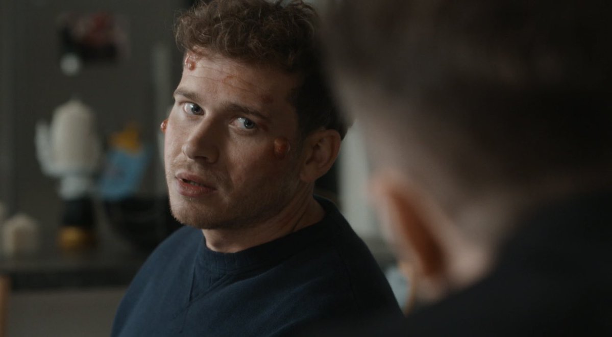 Masks gave us sexy Tommy in a tight black shirt and pouty Buck. It also showed us that the writers could write them as a couple but choose to break them up 😅