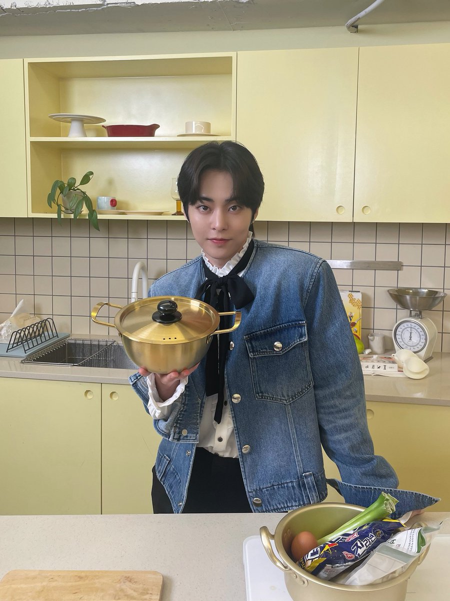 슈밍의 라면가게🍜

조금 아쉽지만 최선을 다했던 오늘..!!
다음엔 더 잘하는 모습 보여줄게요!!!🥹

#시우민 #XIUMIN #슈밍의라면가게