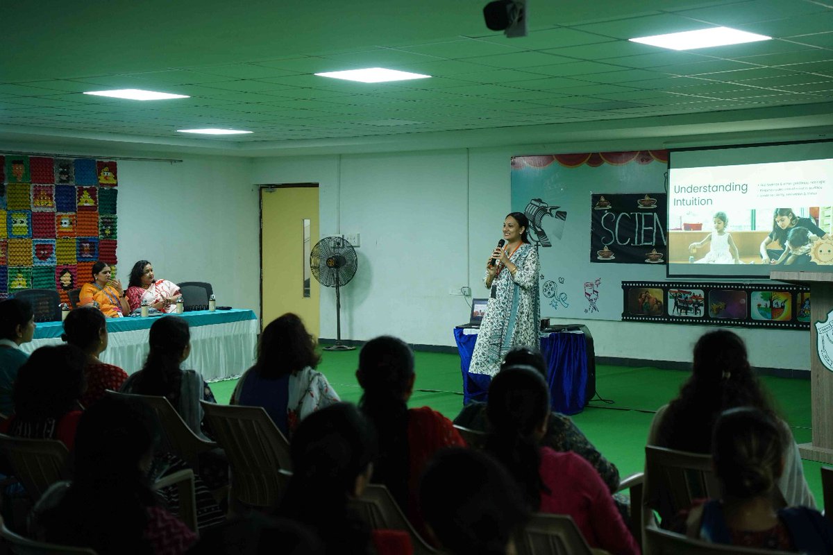 iamparulkhurana's tweet image. Faculty at DPS Hyderabad witnessed an eye-opening session on the Intuition Program — students showcased surprising intuitive skills, blindfolded! 🌟 #IntuitionProgram #DPSHyderabad #MindPower #InnerGrowth #BlindfoldActivity #StudentPotential