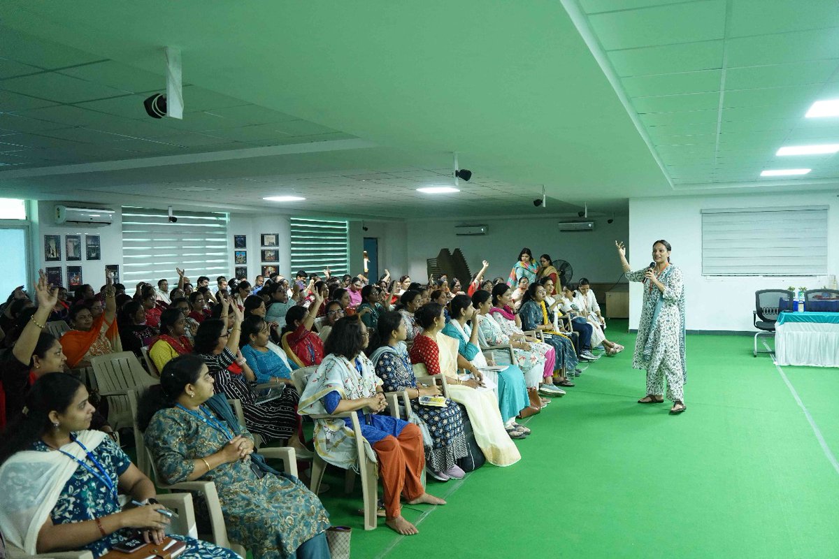 iamparulkhurana's tweet image. Faculty at DPS Hyderabad witnessed an eye-opening session on the Intuition Program — students showcased surprising intuitive skills, blindfolded! 🌟 #IntuitionProgram #DPSHyderabad #MindPower #InnerGrowth #BlindfoldActivity #StudentPotential