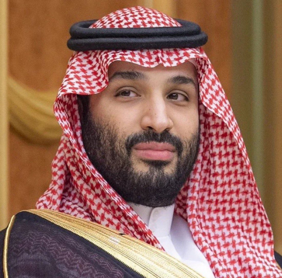 TRNP_0's tweet photo. عزيزي المواطن السعودي: 

هذا البطل هو من يقوم بتحريك جميع (سفارات المملكة) لخدمتك على أكمل وجه وفي جميع أنحاء الأرض 🌍🇸🇦

#موظفين_السفارة_السعودية الأبطال يمضون على توجيهاته 🇸🇦💚 https://t.co/IrwmgBrnCD