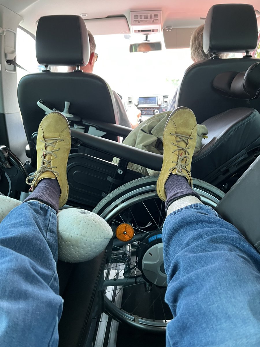 Private Nachbarschaftshilfe. Das schafft kein Krankentransport in Berlin #MRT #CCI