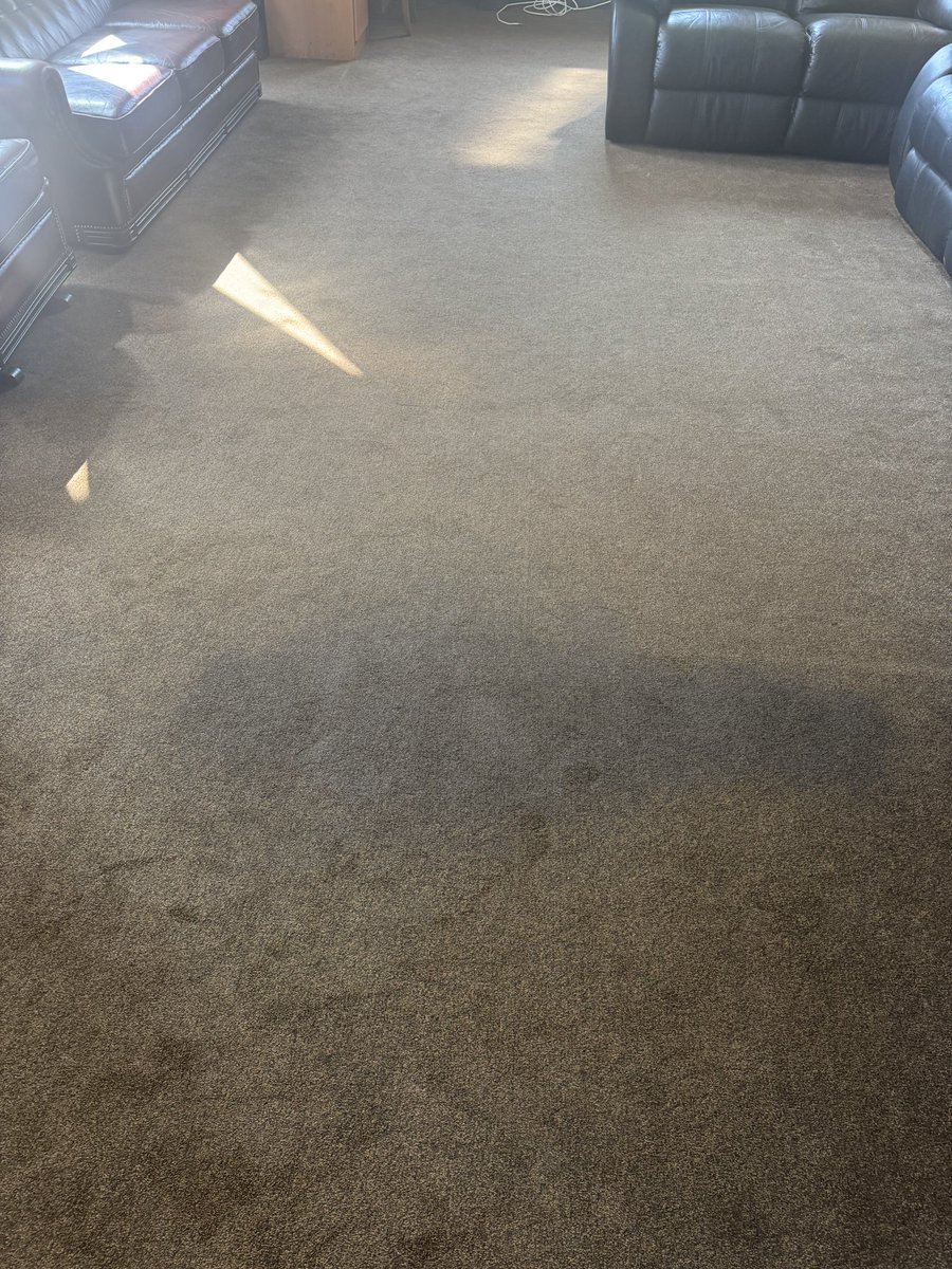 Cotch01's tweet photo. @bookingcom AVOID THIS BUNCH A CHARLATANS, they sell rooms for hotels that aren’t fit for humans, and when you contact the customer support they wash there hands of the whole thing. They’ll take you money and leave you high and dry https://t.co/Mh3J0GDxwi