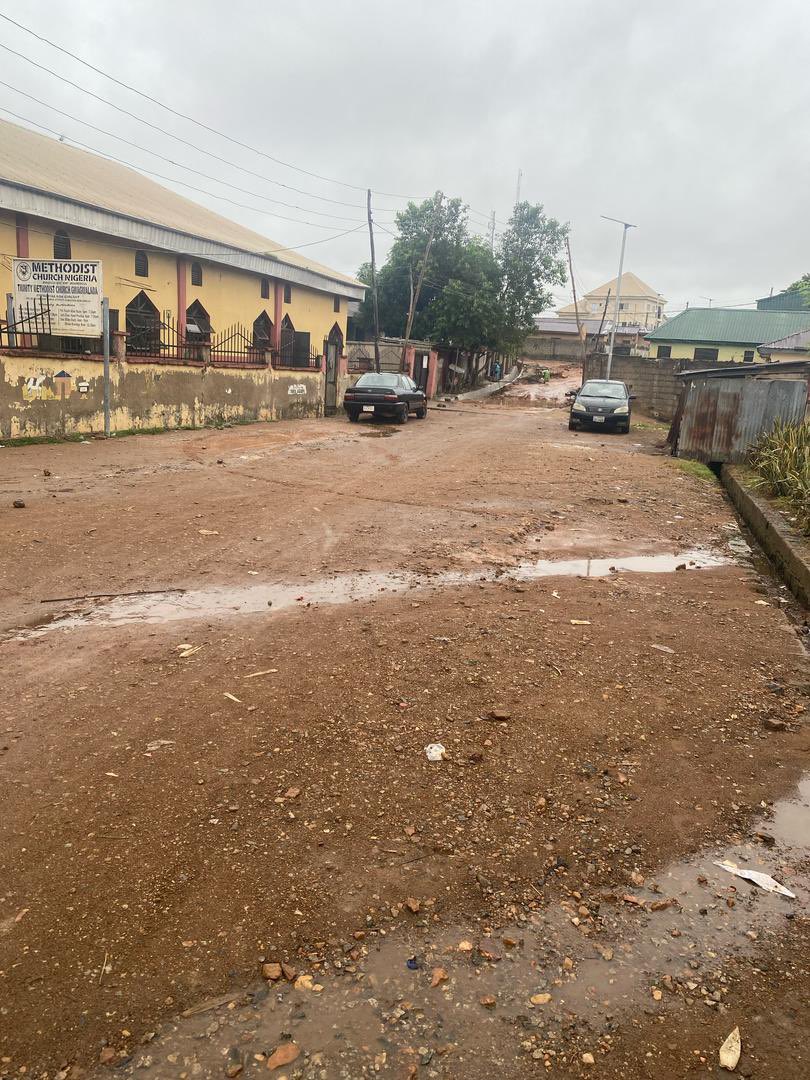 deeoho's tweet image. Glorious Vision Street in Gwagwalada is the missing piece in FCT's road construction puzzle! @myfctagov, we need action now. We submitted a complaint letter to the Minister's office, demanding attention. #FCT #Infrastructure