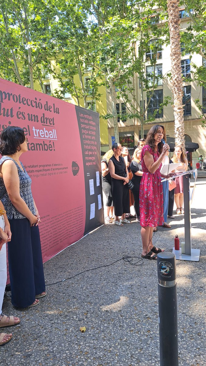 📢 Les entitats socials reivindiquem a la Rambla del Raval que LA PROTECCIÓ DE LA SALUT ÉS UN DRET BÀSIC, EL TREBALL DIGNE TAMBÉ. 

➡️ El  #TreballDigne és bàsic per a la cohesió.
➡️ Atenem + de 100.000 persones en la #Inserció laboral: el nostre rol és fonamental.
#Ocupació