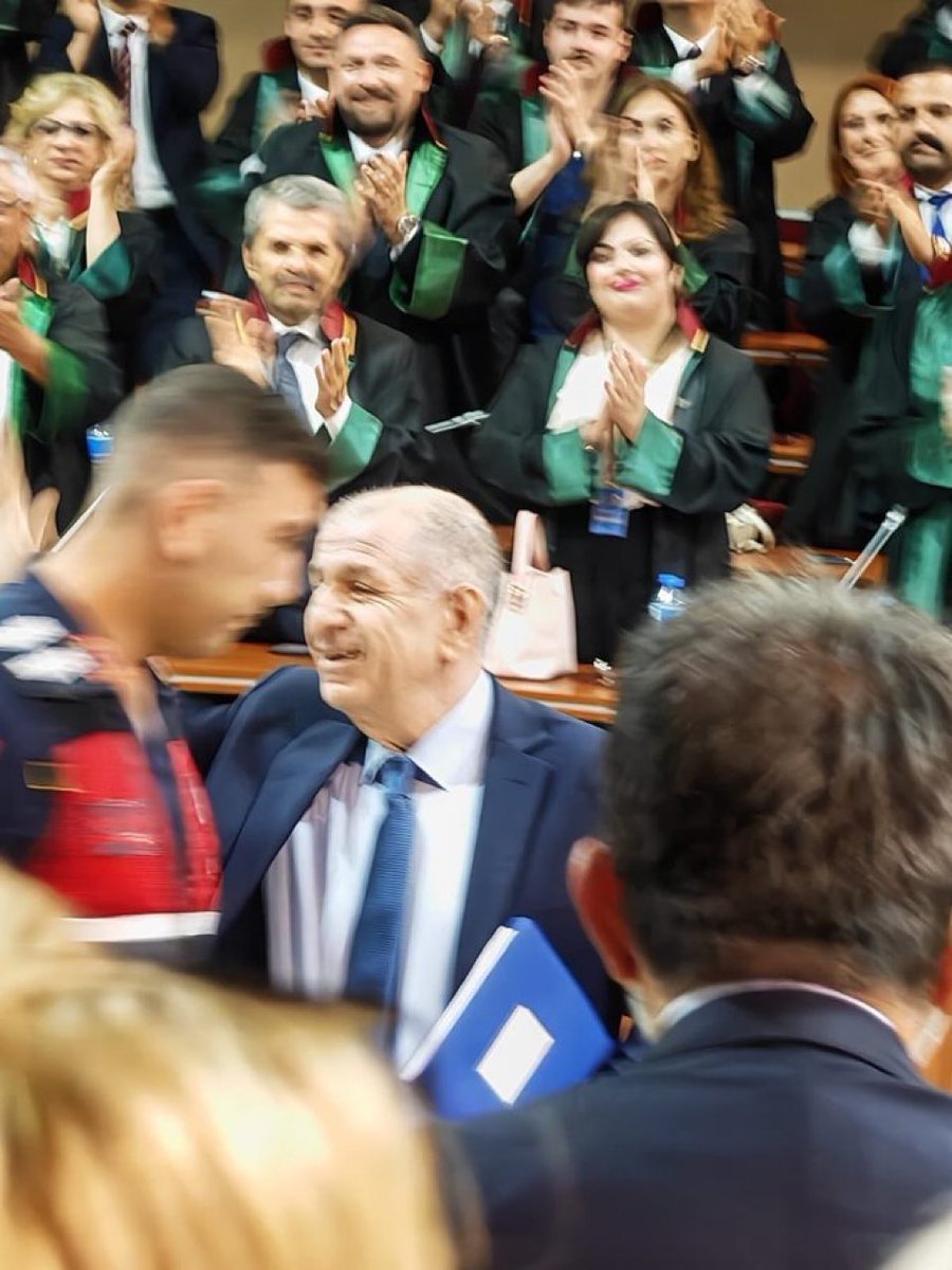 Issız kuytu köşelerden and olsun ki döneceğiz