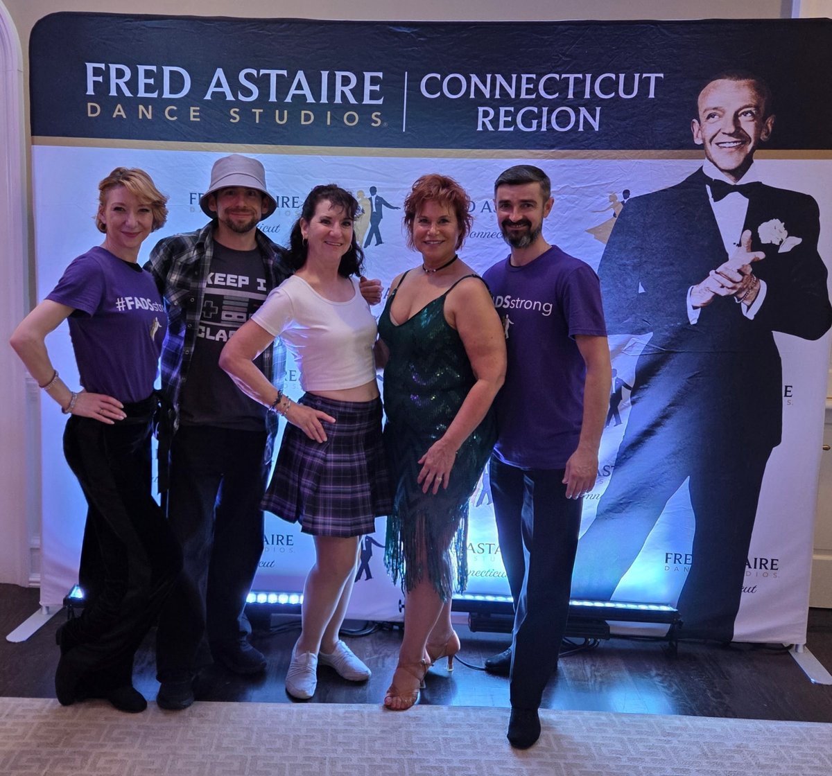 MiddletownFADS's tweet photo. 🎉 Tuesday Spotlight! 🎉
We are so proud of our amazing students Mary and Terri for dancing their hearts out at the 90’s CT Open Event this past weekend! 

👏 Let’s hear it for them! 
#ProudStudioMoment #FredAstaireMiddletown #90sCTOpen #DanceFamily #DanceGoaL https://t.co/KQD5LLDfFk