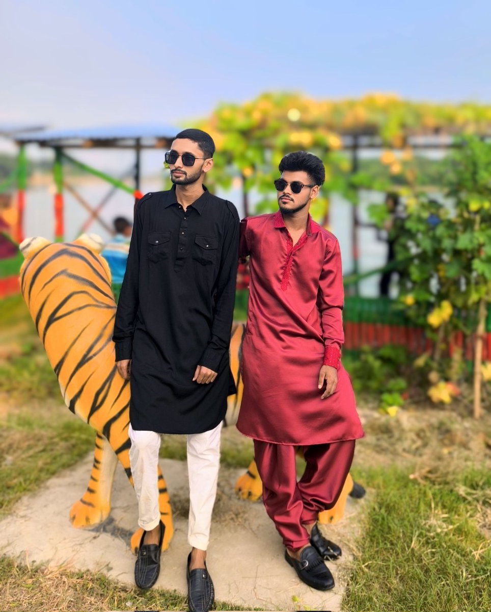 TanvirIslamAK's tweet photo. লালডা না কালাডা?🤔🤔

#HIGHLIGHT https://t.co/u8wBCA8x3S