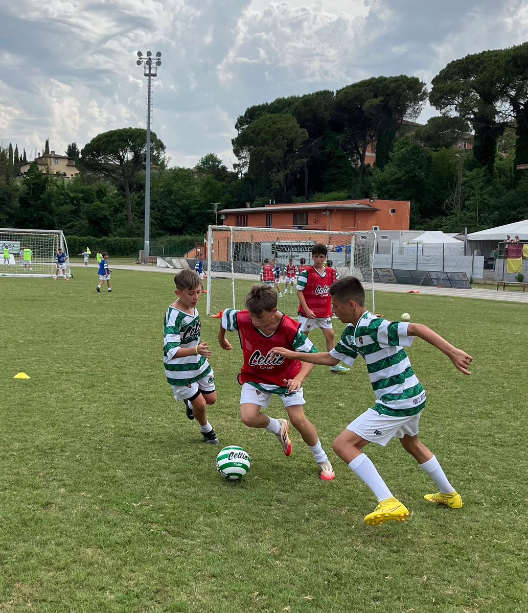 🍀🇮🇹 Camp Uno Underway👊

Foiano is the first destination of our Italian tour this Summer☀️

A blend of elite coaching from Celtic FC staff and the opportunity for coaches and players to develop interacting in a different language👏

#PlaytheCelticWay #CelticFC