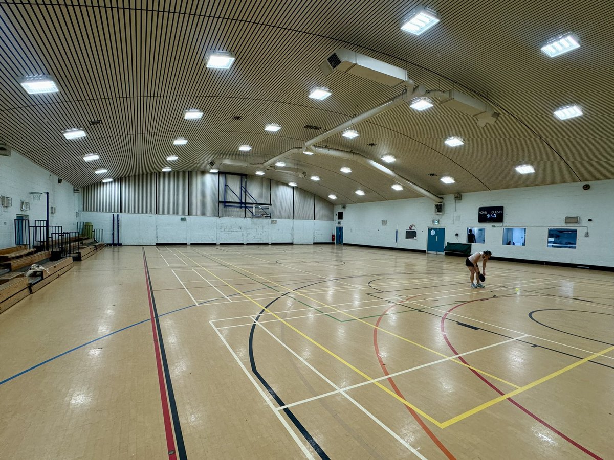 Managed to find a place to play social pickleball here in London at the rather drab Battersea Sports Centre. But it was a fun 2hr session and had some good games for the £15 price tag.