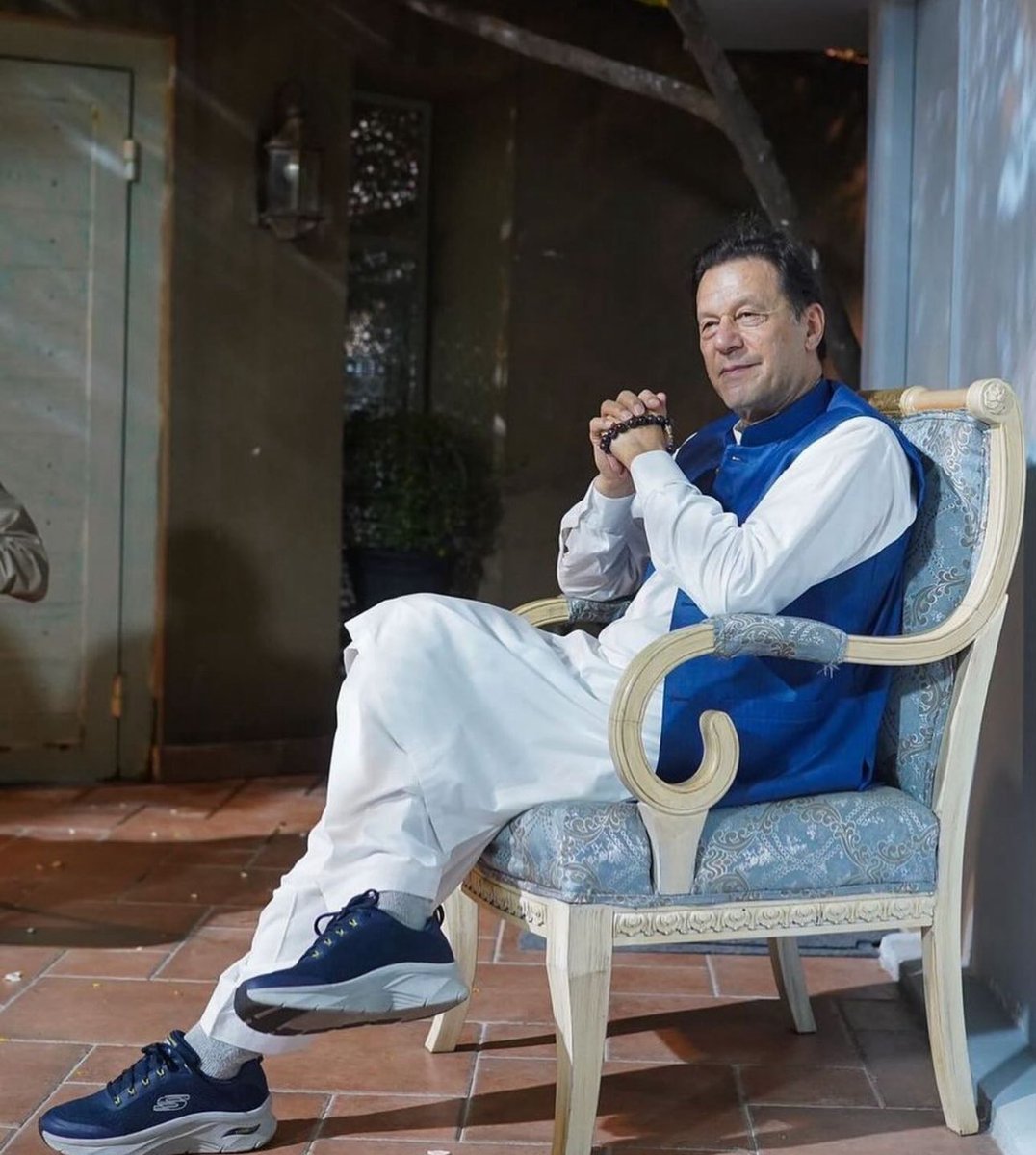 KP بجٹ میں پاس کروں گا 
یہ میری ہی نہیں IMF کی بھی شرط ہے کہ بجٹ اڈیالہ جیل سے میری منظوری کے بغیر پاس نہیں ہو گا : عمران خان