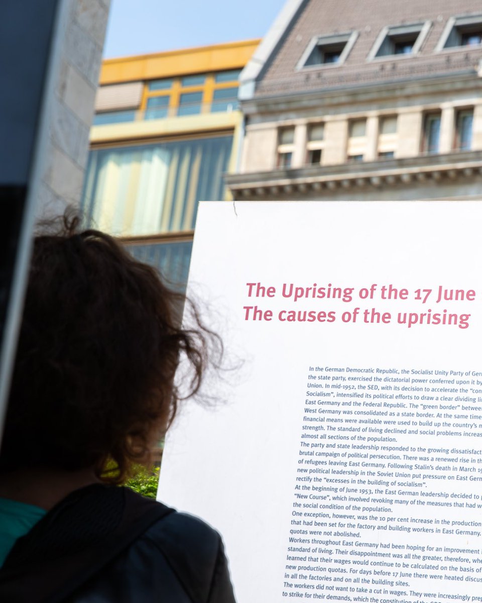 Was als Arbeiterstreik begann, wurde zum ersten großen Volksaufstand gegen das SED-Regime. Der 17. Juni erinnert uns an den Mut von Hunderttausenden, die 1953 in der DDR für Freiheit, Demokratie und Gerechtigkeit auf die Straße gingen – unter Einsatz ihres Lebens.
2028 bekommt