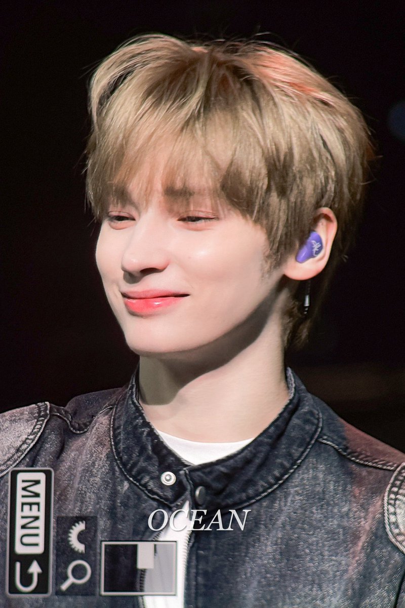 freshcaree's tweet photo. My sunshine my rockstar, my life saver,  i love you isnt enough to describe how much i love you dear Hueningkai, i wanna say thankyou for your existence😭 aduh monangis deh kalo nulis kata kata buat hueningkai, cinta banget pokonya.
#WaktuIndonesiaTXT #MomentOfTXT #HUENINGKAI https://t.co/qmONzBhQ7V