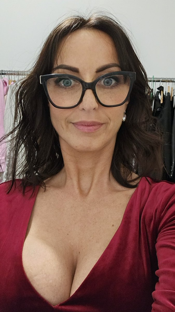 Justsimpleva's tweet photo. Hii from your future wife 😘 https://t.co/BVGuy5DoRL