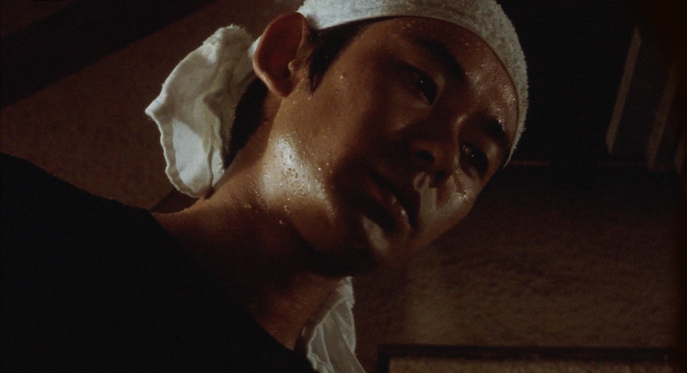 Amazon.co.jp: 赤い眩暈 : 石井 隆: 本