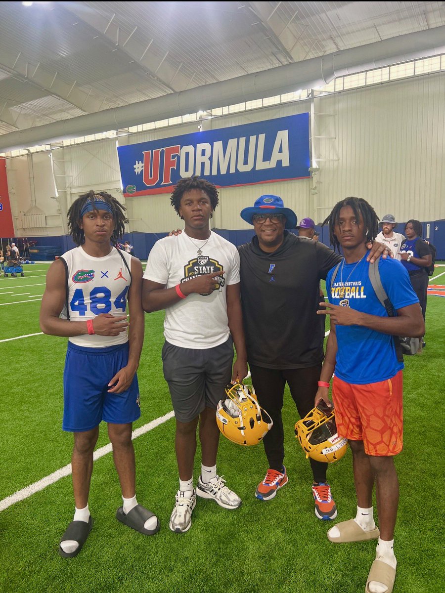 JUSTIN FELLS (@justinfells6) on Twitter photo Had a great time at the UF prospect camp! Appreciate the invite <a href="/CoachJuluke/">Jabbar Juluke</a> !
<a href="/PalatkaPanthers/">Palatka Panthers Football</a> Had a great time at the UF prospect camp! Appreciate the invite <a href="/CoachJuluke/">Jabbar Juluke</a> !
<a href="/PalatkaPanthers/">Palatka Panthers Football</a>