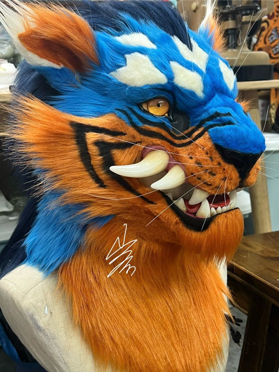 刚完成的委托展示🐯
这只也更新了一些技术进步。
#fursuitforadopt #山君工坊  #realisticfursuit #furryart #handmade #fursuit #fursuitmaker #兽装 #兽装师  #furryartist #furryartwork #furrycommunity