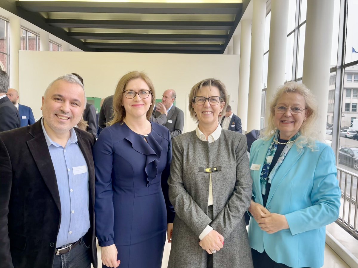 Better_Finance's tweet image. BETTER FINANCE is proud to share that Gertrude Pils, representing our 🇦🇹member Pekabe, is joining @eiopa_europa_eu’s Insurance and Reinsurance Stakeholder Group (IRSG).
This reflects her strong commitment to the rights & interests of consumers in the insurance & pensions sector.