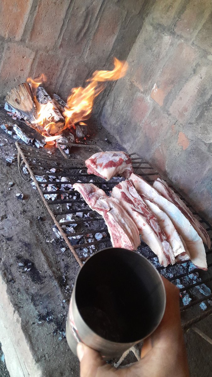 Ayer fue día de revoque en la casita y el primer asadito deci que me enseñaron a laburar y no a ser un mantenido gracias diosito🫶🥹