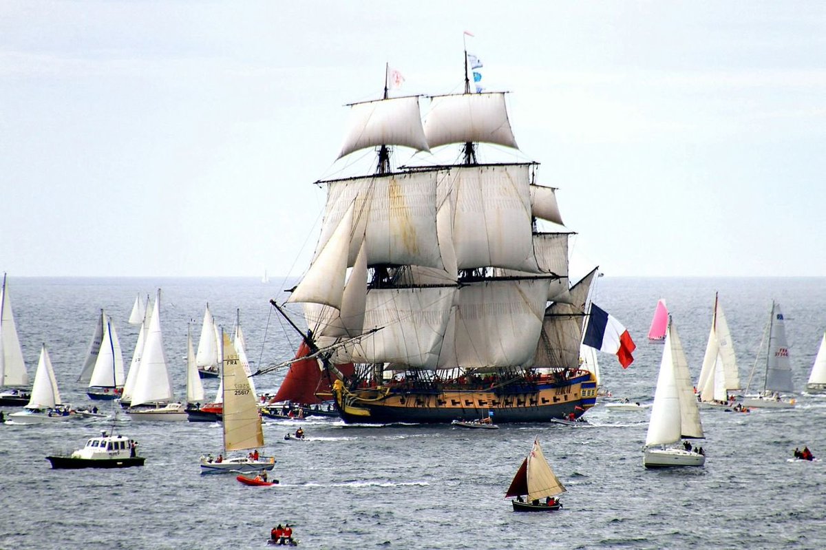 Grégoire de Fournas (@gdefournas) on Twitter photo L’<a href="/LHERMIONE_SHIP/">L'Hermione</a>, magnifique frégate de Lafayette, est en train de pourrir dans une cale à Bayonne.
Notre pays claque des centaines de millions dans des projets culturels délirants mais n’est pas capable de trouver 5 millions d’euros pour sauver ce patrimoine français. L’<a href="/LHERMIONE_SHIP/">L'Hermione</a>, magnifique frégate de Lafayette, est en train de pourrir dans une cale à Bayonne.
Notre pays claque des centaines de millions dans des projets culturels délirants mais n’est pas capable de trouver 5 millions d’euros pour sauver ce patrimoine français.
