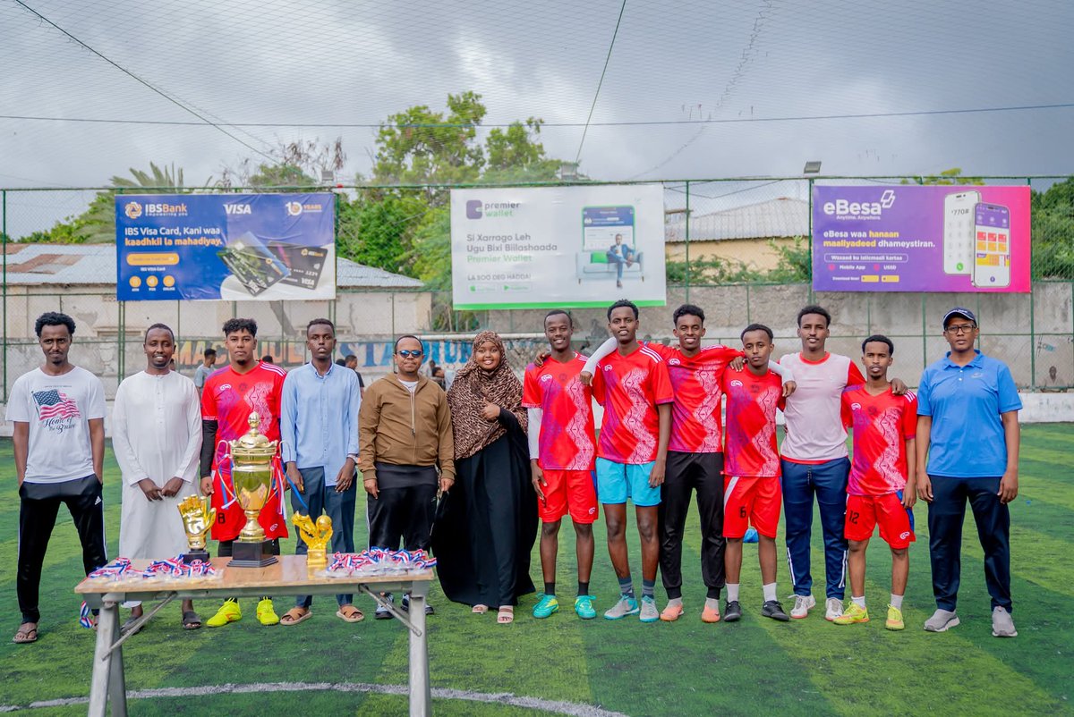 drawaale's tweet image. Football tournament #finalmatch between #batch20 vs #batch22 @BenadirUniversi Faculty of Medicine and Surgery #benadiruniversitymedicalstudentassociation
