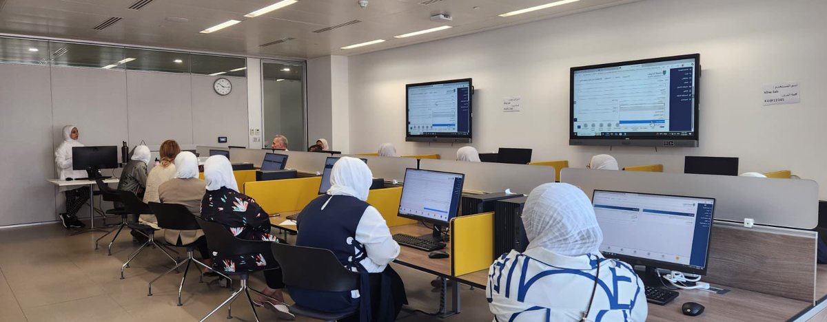 شارك موظفو مكتب نائب مدير الجامعة للأبحاث في ورشة التراسلات الإلكترونيه والمنظمة من قبل مركز الخوارزمي للتدريب على تقنية المعلومات وجاءت مشاركة المكتب تطبيقا لتوجهات جامعة الكويت لجامعة بلاورق